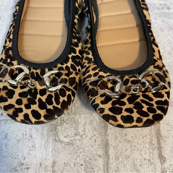 Me Too Women’s Leah Leopard Print Slip On Flats Size 6 1/2 - Picture 2 of 9